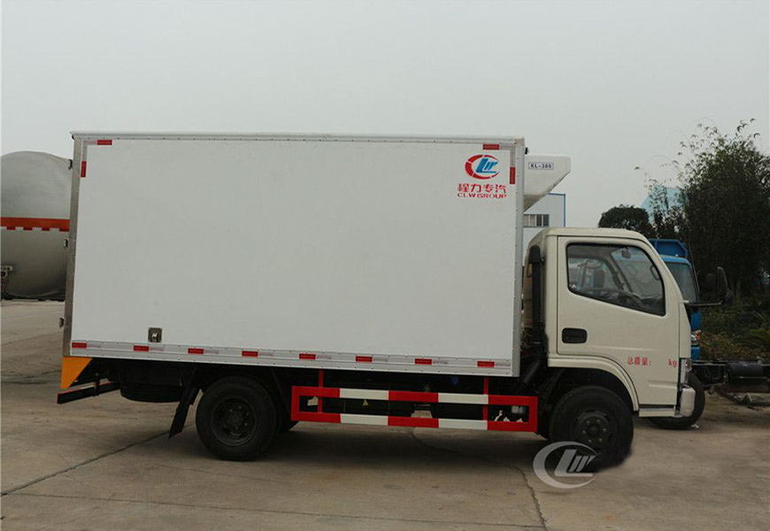 東風小多利卡CLW5040XLC5冷藏車